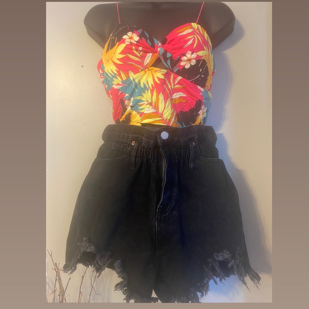 Paper bag style mom denim shorts!